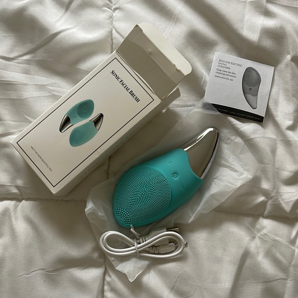 Brand new sonic facial brush